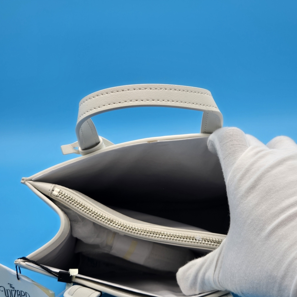 Marc Jacobs White and Pink Women's Tote - Wizard Of Oz 2025 Collection - Picture 3 of 5